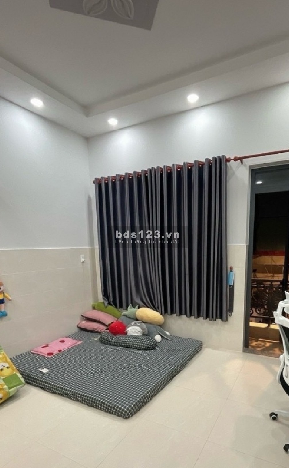 GIÁP QUẬN 10 - GẦN MẶT TIỀN - HẺM XE HƠI THÔNG - NGANG HƠN 4M - CHỈ 3,2T TL