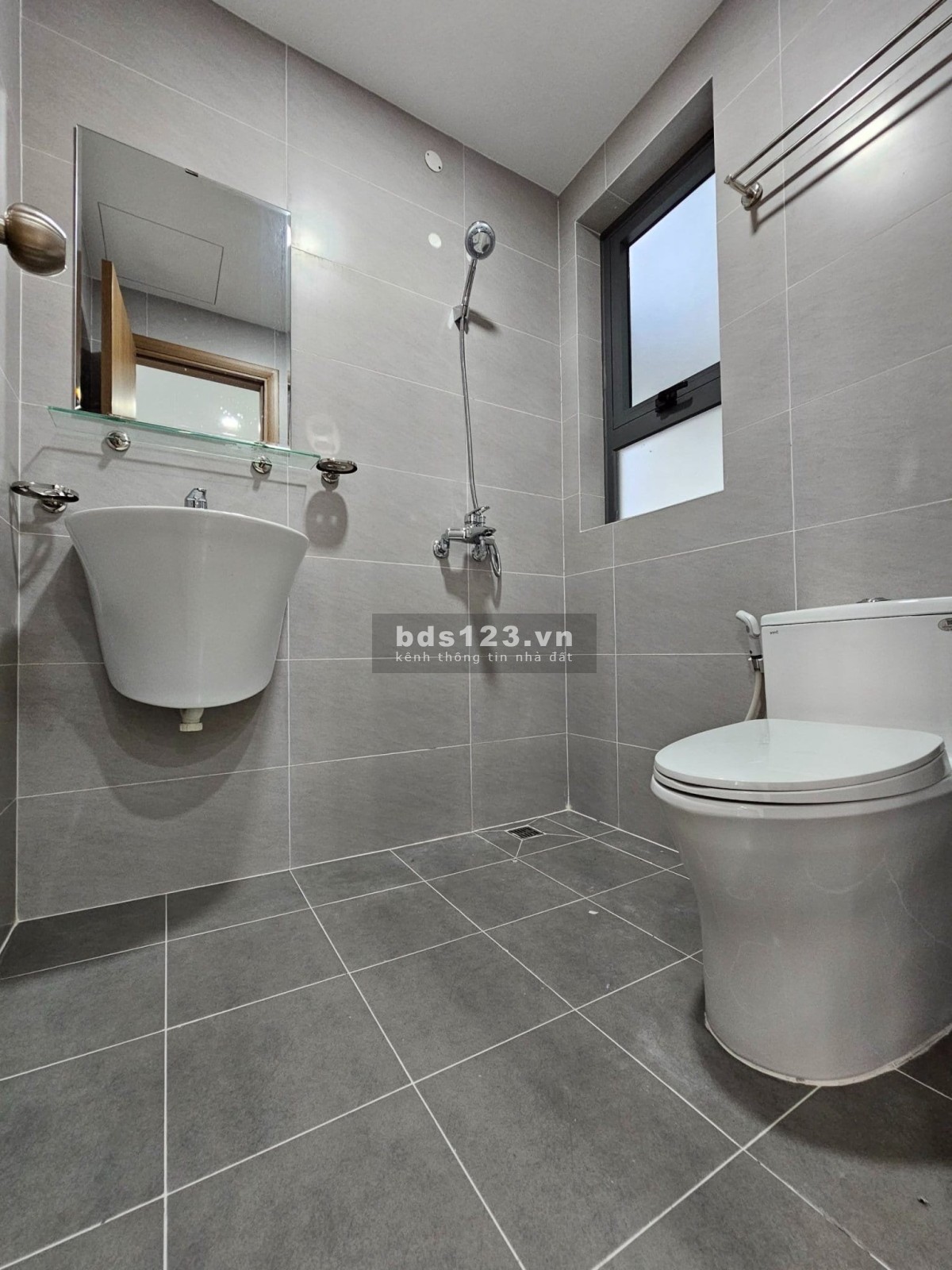 Cần bán căn hộ BconsBee sẵn sổ tại Dĩ An, Bình Dương. Alo Duy: 0904449065 để hỗ trợ