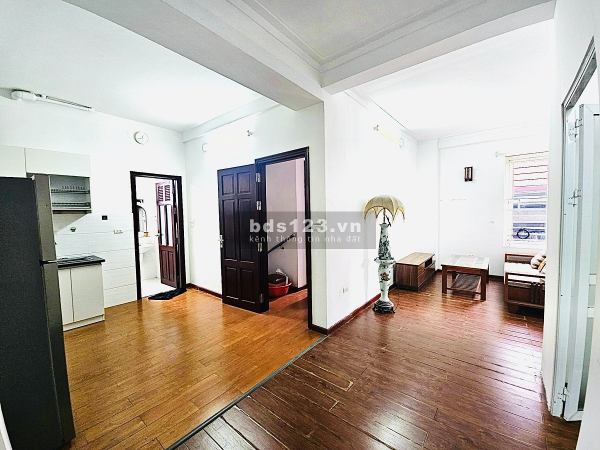 Cho Thuê Căn Hộ 2 Phòng Ngủ 65m2 Cực Đẹp Tại Phố Cát Linh, Đống Đa. Giá ưu đãi chỉ còn 10tr/tháng