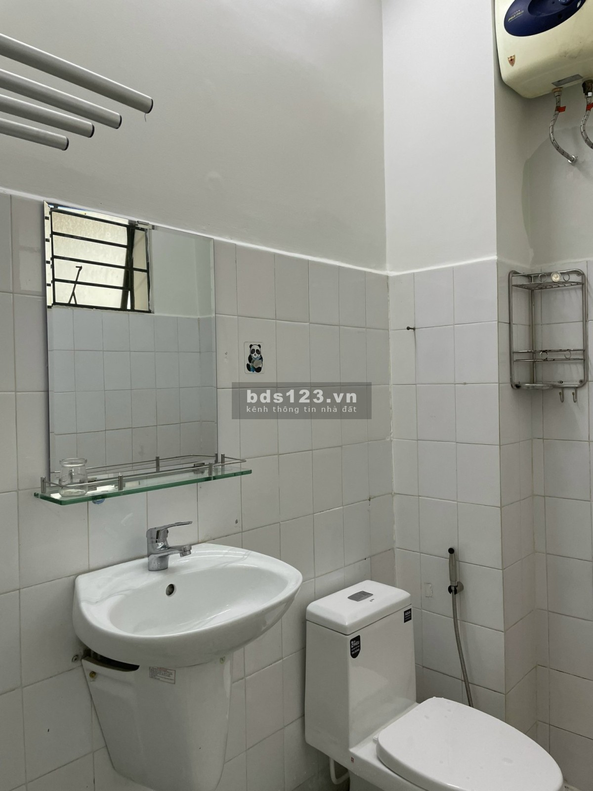 Chung cư 189B Cống Quỳnh - Quận 1 80m2 2pn. Có ban công, cửa sổ