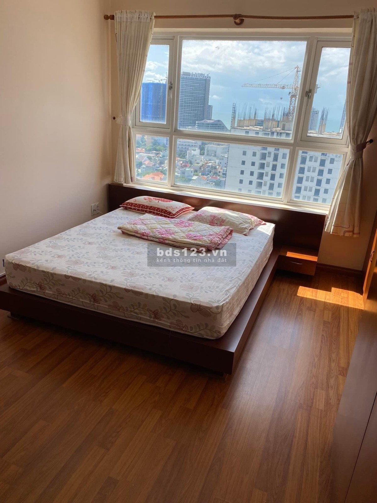 2PN - 2WC Chung Cư The Useful Lạc Long Quân 82m2 Giá 11tr. Nội thất đầy đủ, tầng cao view thoáng