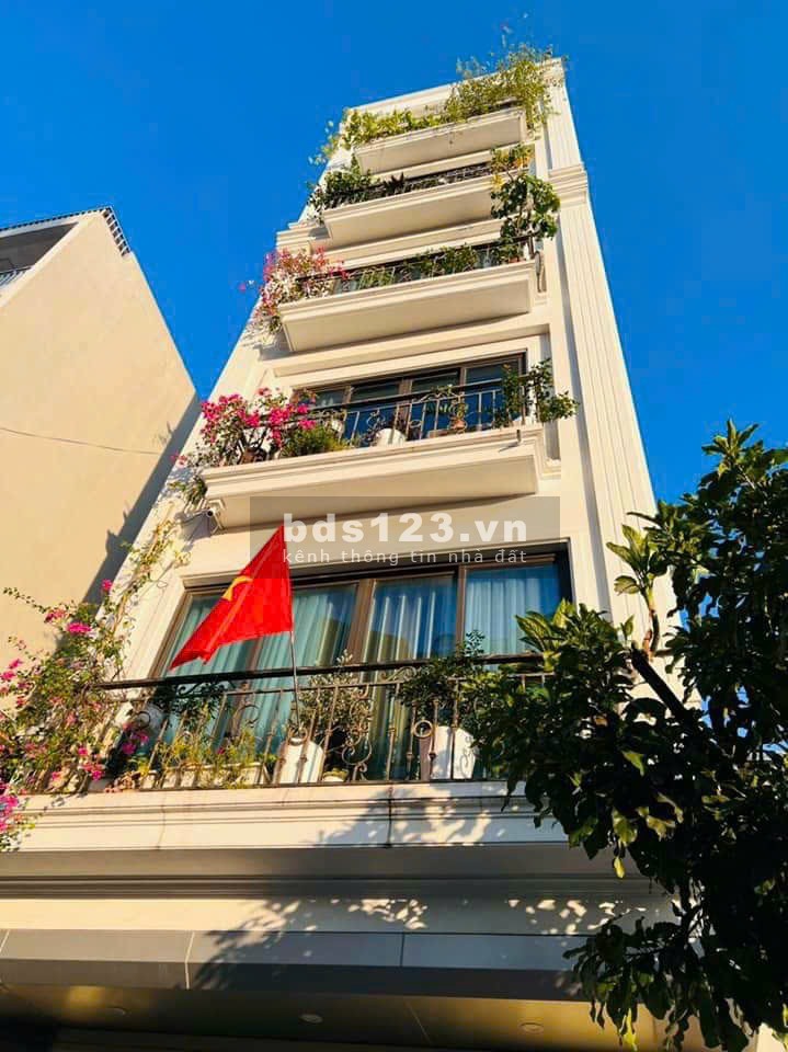 Lô góc Xuân La 5 tầng 50m2 MT 4,2m nhà mới đầy đủ nội thất, sổ đỏ lâu dài, ô tô nhỏ vào. Giá 9.3 tỷ
