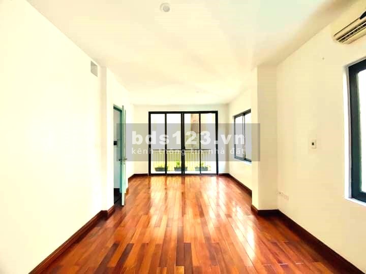 Nhà 5 tầng ngõ 399 Âu Cơ 45m2 4PN gần thung lũng hoa Tây Hồ