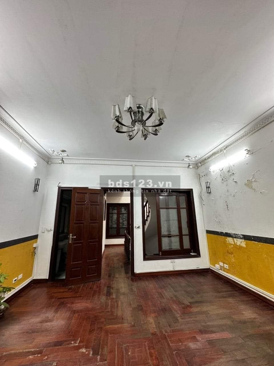 Duy nhất nhà 3.95 tỷ Xuân La mới koong, vuông đẹp, đất lành, không lỗi lầm 30m2, 5 tầng,