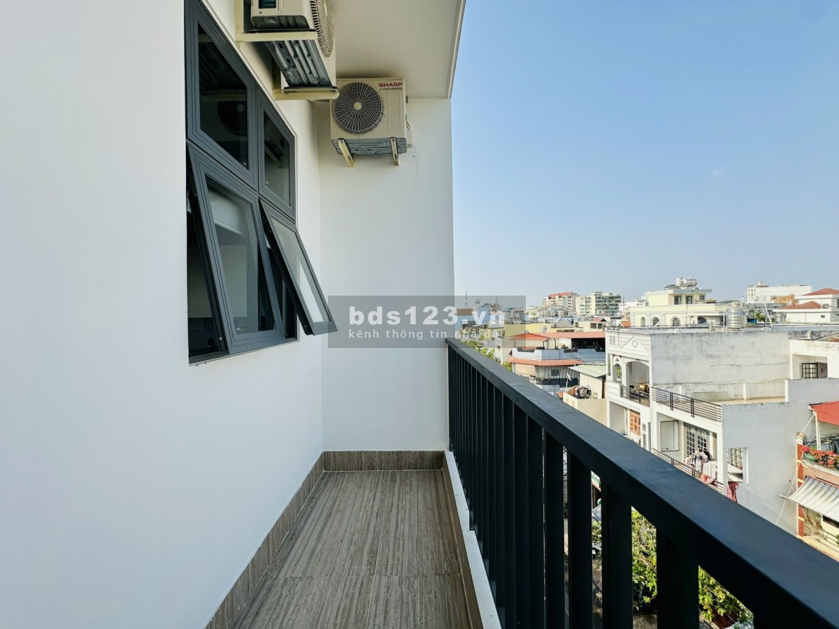 Phòng Ban Công. Full Tiện Nghi. Cách ĐH Công Thương 3' Đi Xe