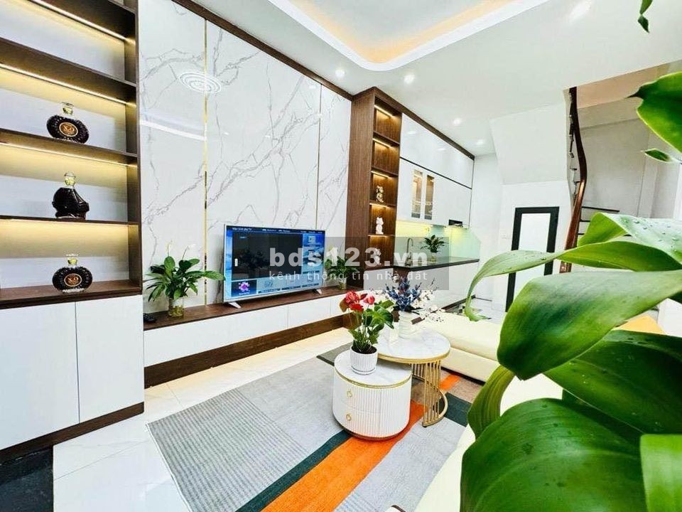 BÁN NHÀ GẤP ÂU CƠ - TÂY HỒ 40M GẦN ĐƯỜNG Ô TÔ MẶT TIỀN 5M 5 TỶ