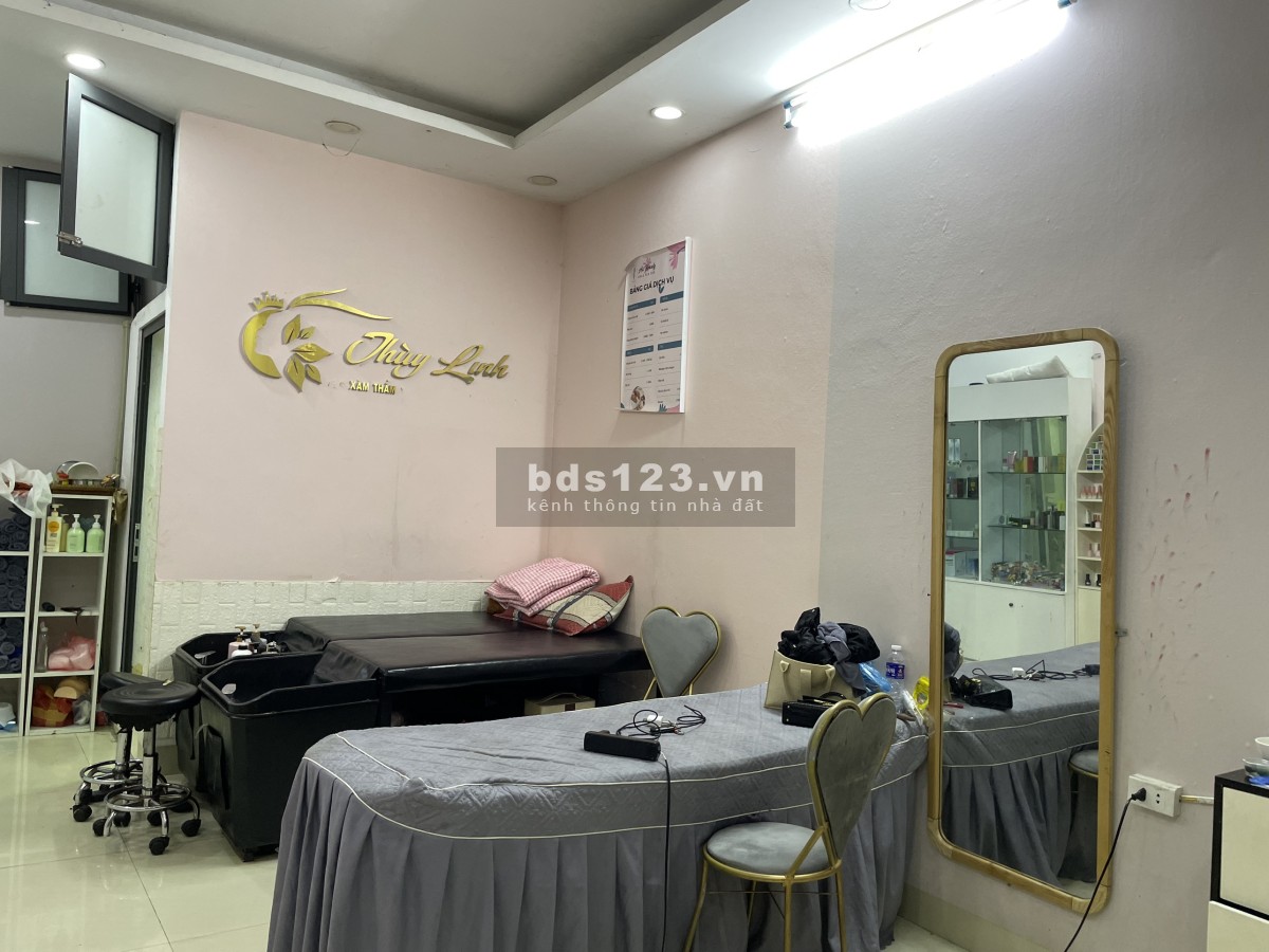 Chính chủ cho thuê Kiot KD tại 3/148 Trần Duy Hưng, ĐT: 091.303.7719 (c Nga). Giá thuê: 9 tr/tháng
