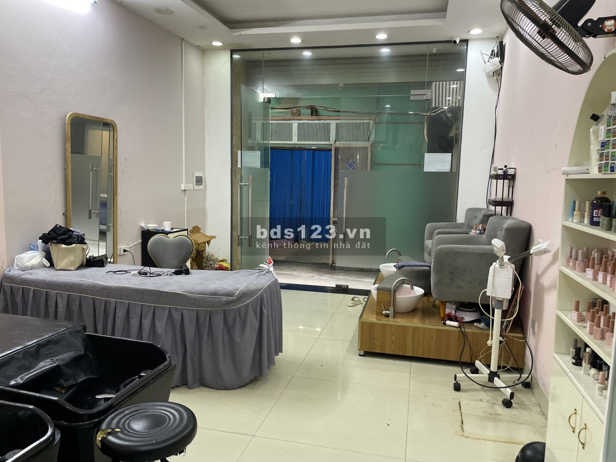 Chính chủ cho thuê Kiot KD tại 3/148 Trần Duy Hưng, ĐT: 091.303.7719 (c Nga). Giá thuê: 9 tr/tháng