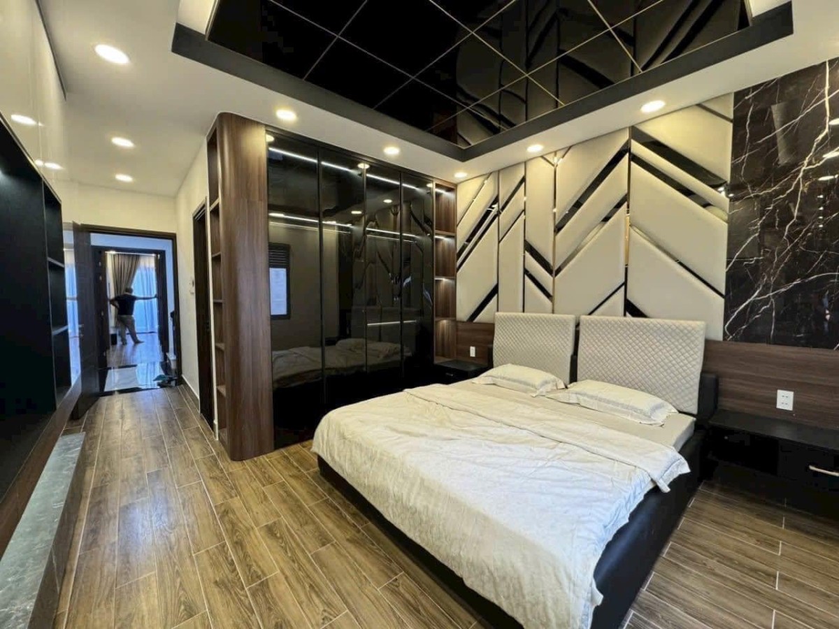 Bán nhà mặt tiền phường 7 Tân Bình, trục Bành Văn Trân, CMT8, 3 lầu