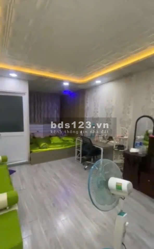 Bán Nhà Mặt Tiền KD, Dòng Tiền 8Tr/Th ,70m2, Đ 102, Q9. Giá Nhỉnh 4 Tỷ