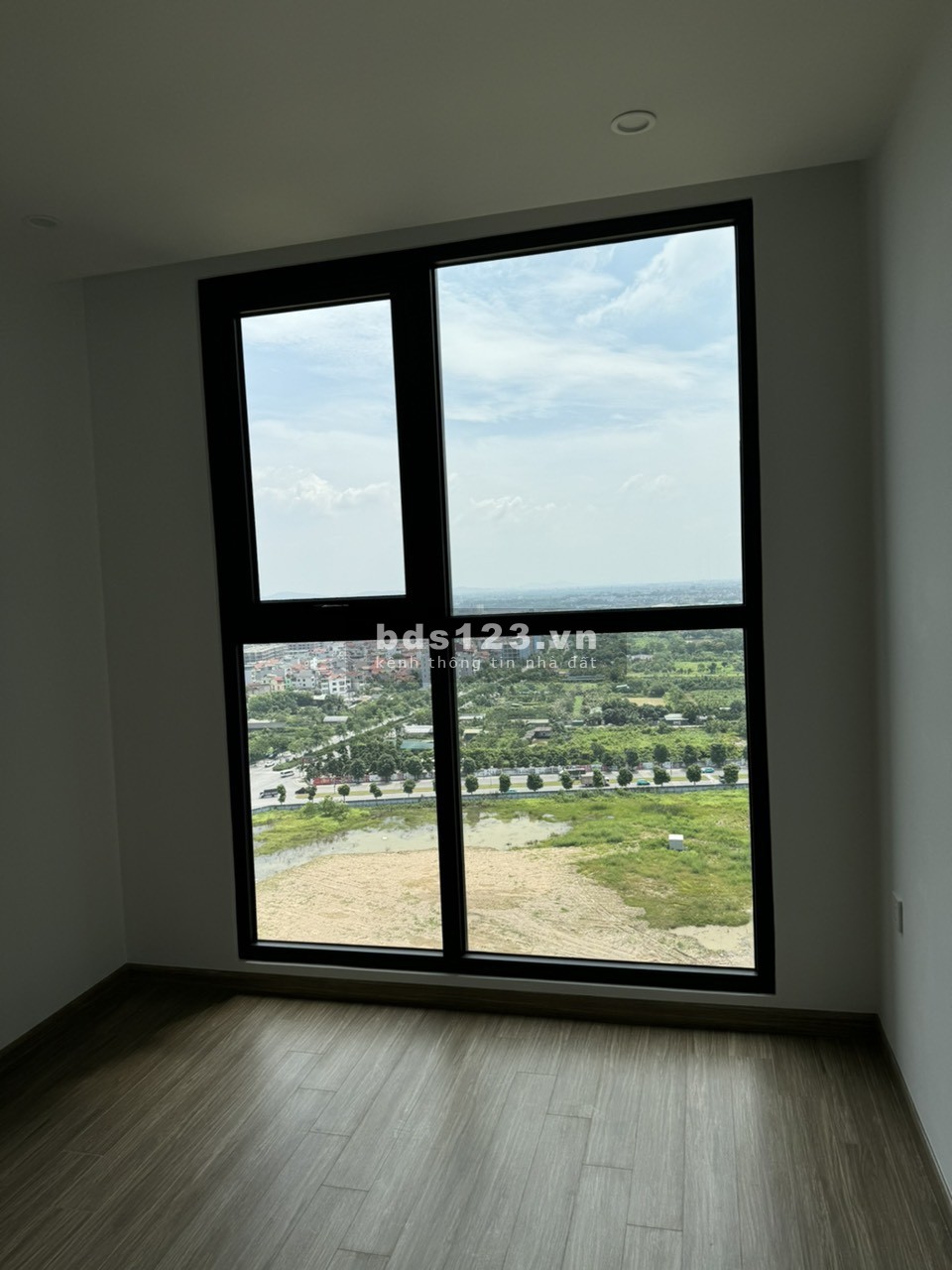 Cần bán căn 1PN+1 nguyên bản giá 2.42 tỷ, view Hồ tại Pavilion Ocean Park, Gia Lâm LH: 0869856050