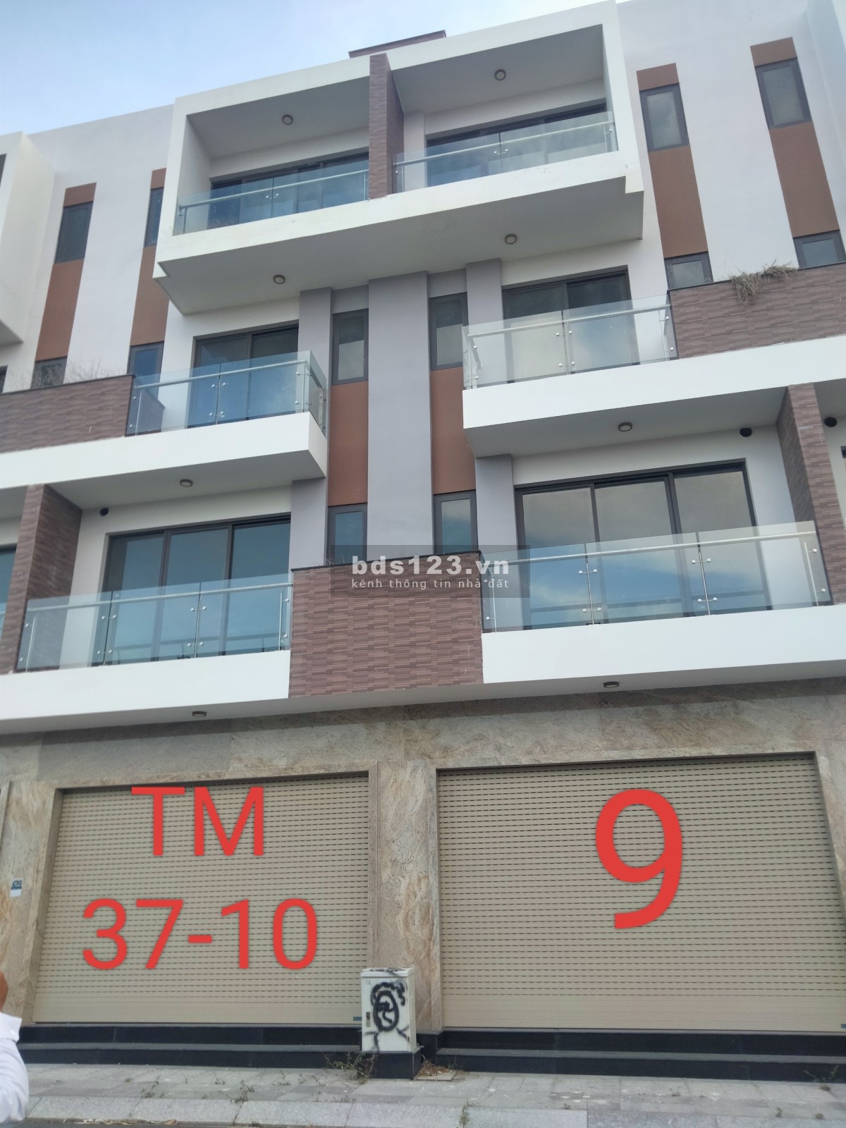 NHÀ PHỐ LIỀN KỀ CAO CẤP HACOM MALL TÌM CHỦ NÉT