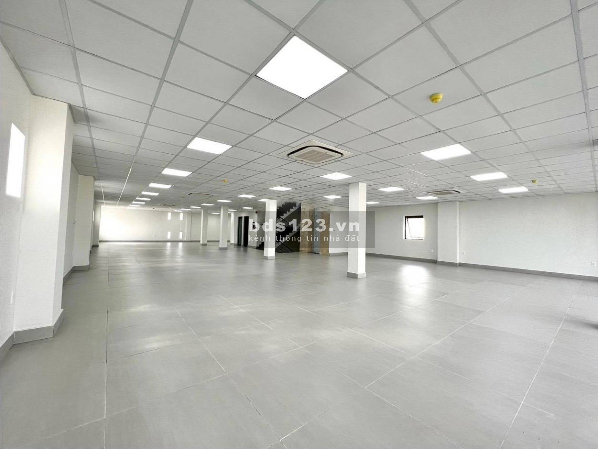 Bán Tòa Nhà Văn Phòng Mặt Tiền Đường Phạm Văn Bạch Quận Tân Bình. DT: 12,5x30m. Giá 100 tỷ