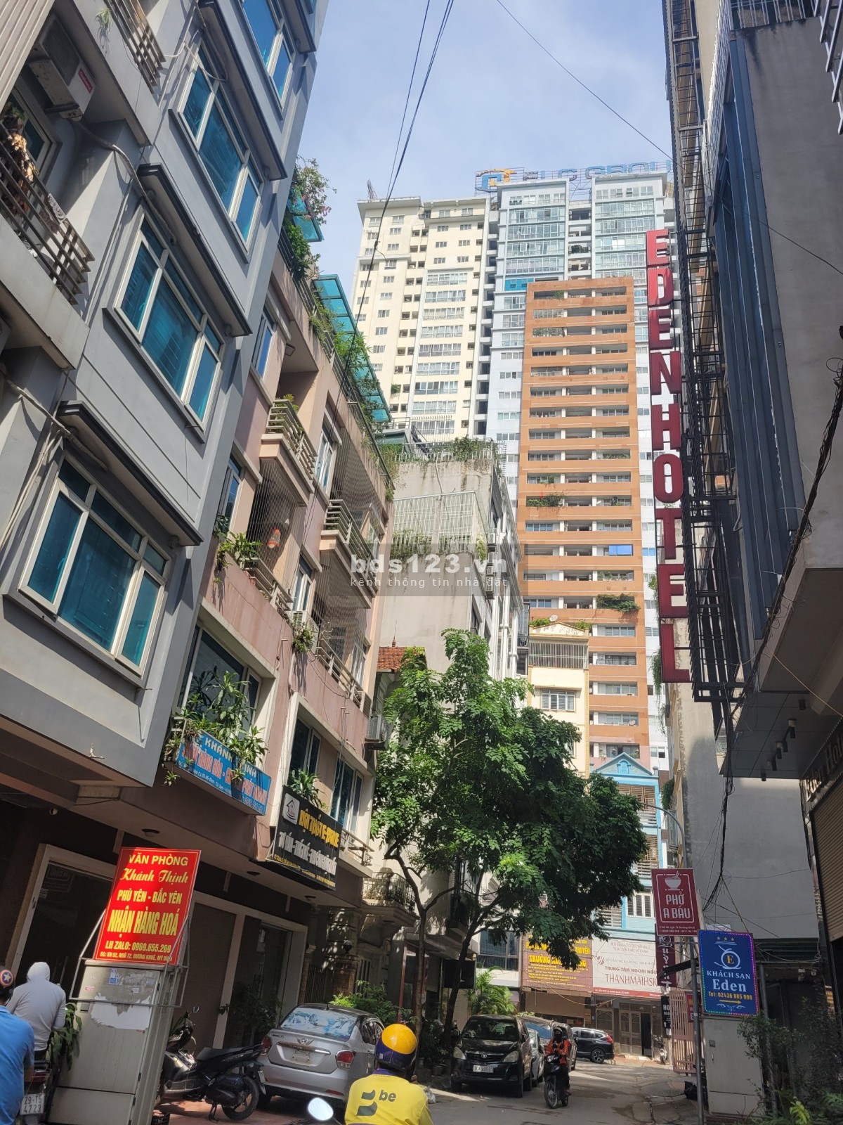 Cho Thuê Văn phòng phố Dương Khuê, Toà nhà 9 Tầng, Đầy đủ ĐH, Thang máy, ngõ ô tô tránh.