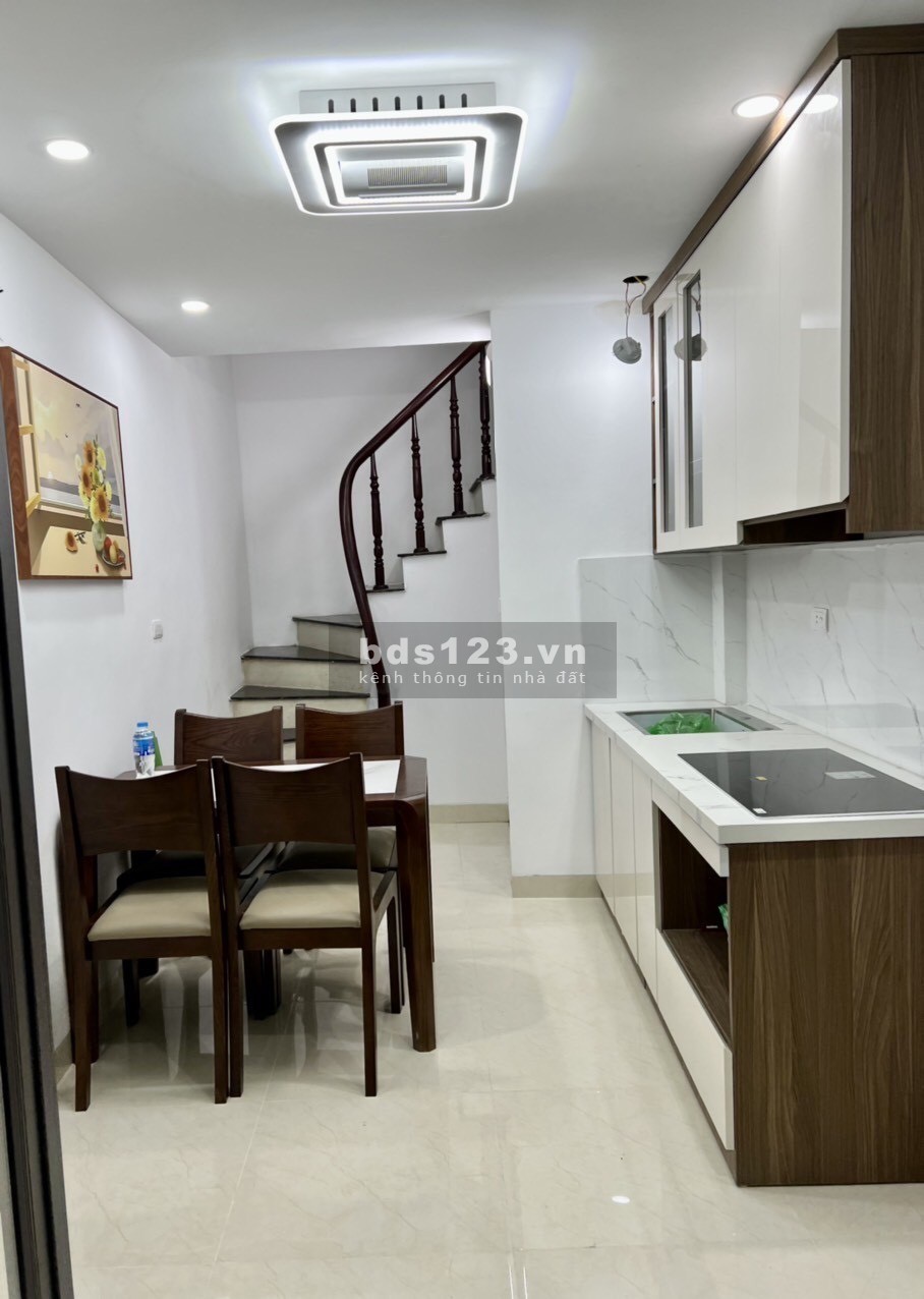 HIẾM-DƯỚI 3 TỶ CÓ NHÀ HAI BÀ TRƯNG ĐẸP 3 NGỦ, 3M RA Ô TÔ, 30M MẶT PHỐ VỀ Ở LUÔN 15m2x3TẦNG
