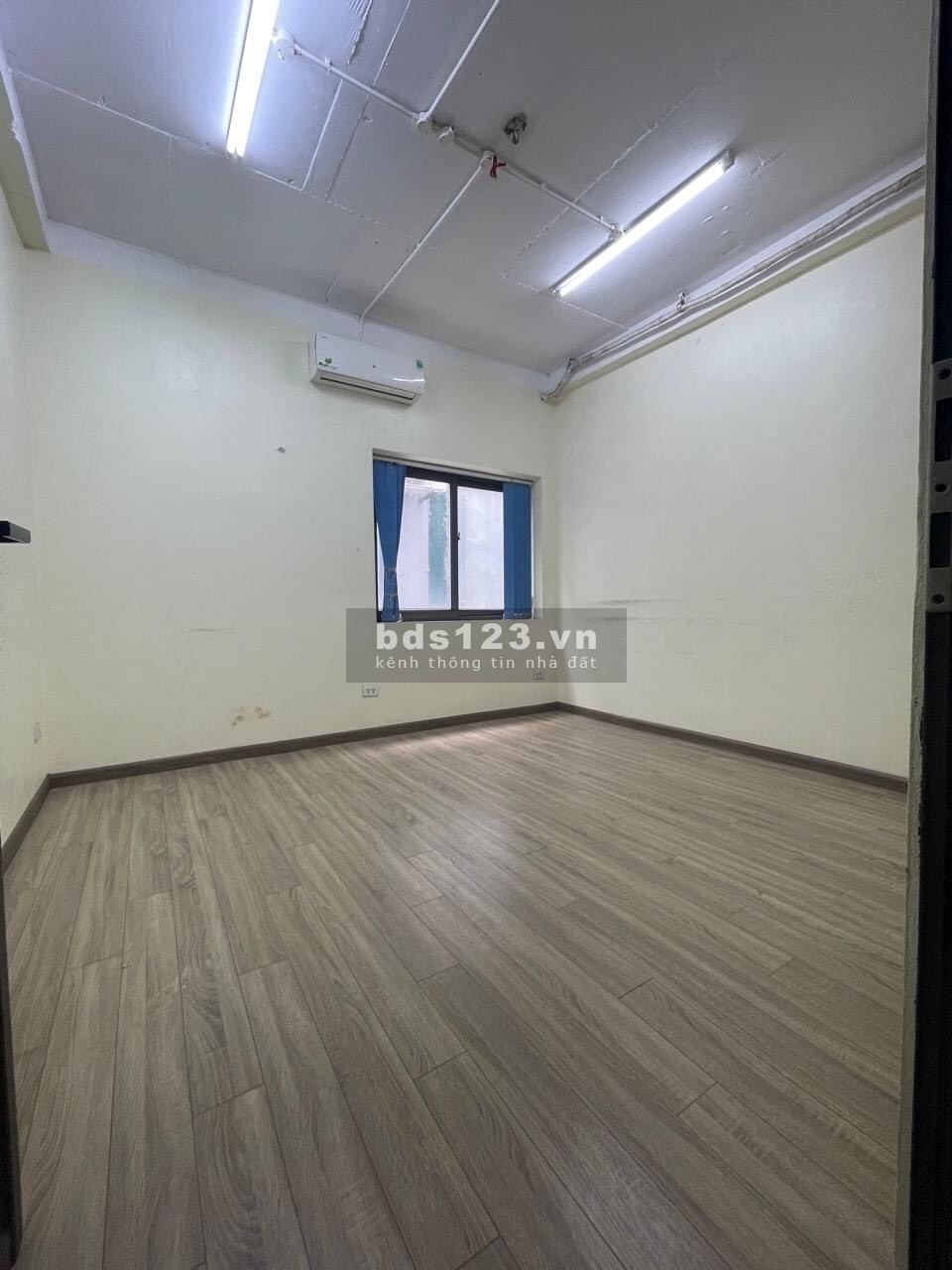 Văn phòng 170m2 có thang máy, 2p 2wc Nội thất sẵn Giá 9tr