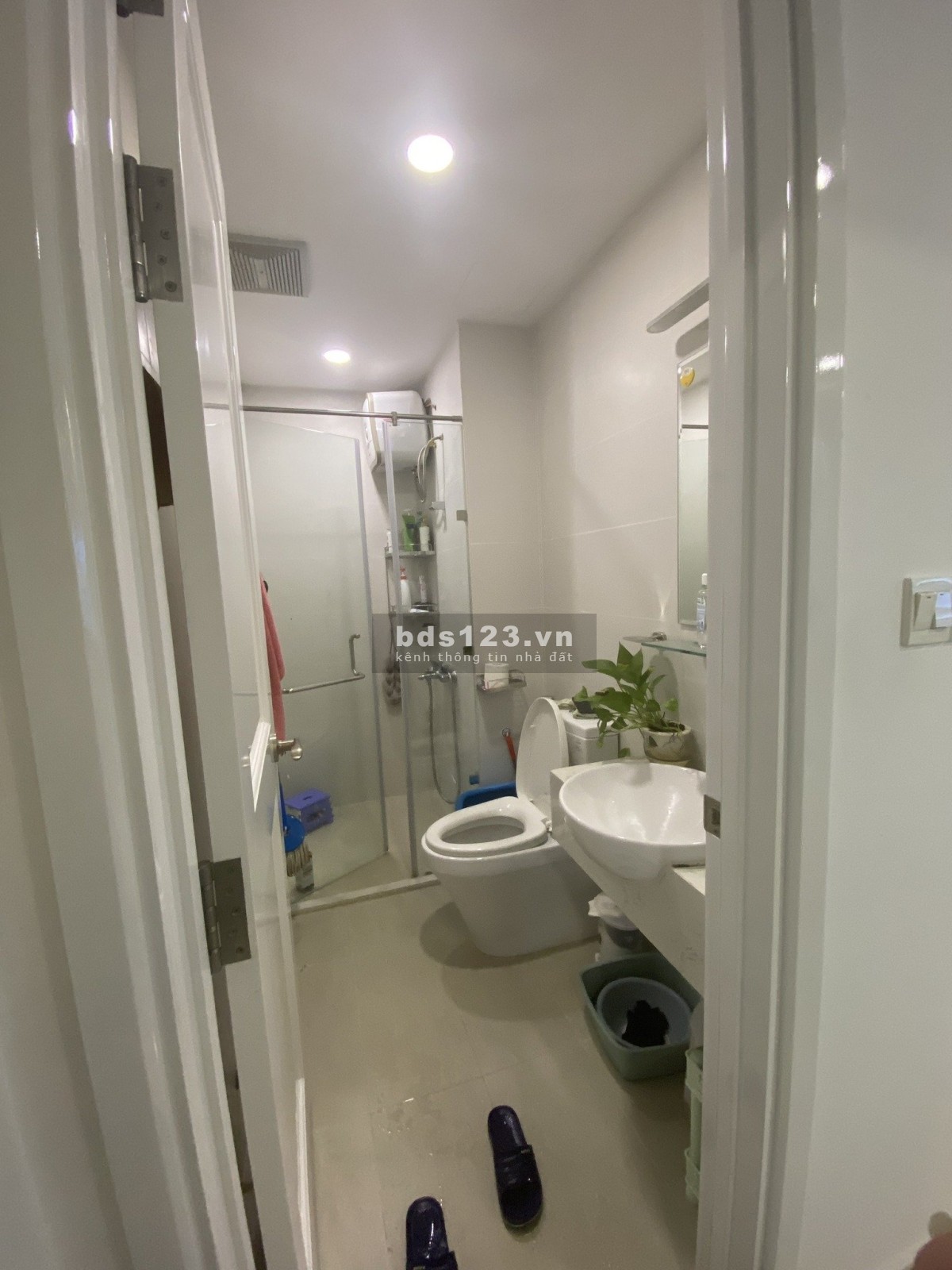 Chung cư Hoa Sen, Lạc Long Quân, p10, Q11: 65m2, 2p ngủ, 2wc, 10tr
