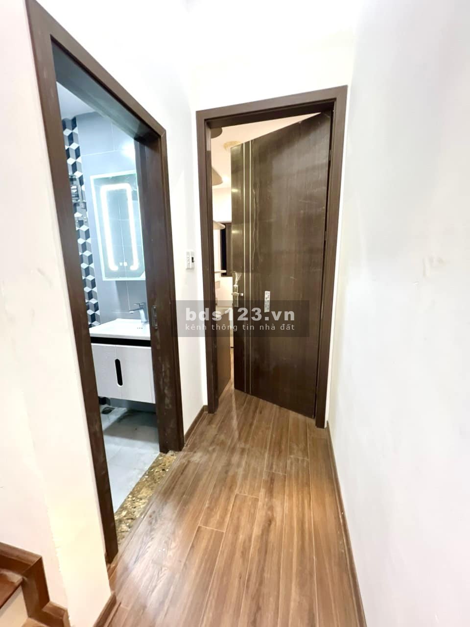 CẦN BÁN GẤP SIÊU PHẨM ĐỂ VỀ QUÊ Ở TẠI 514 THỤY KHUÊ, NHÀ ĐẸP - NGÕ THẲNG TẮP