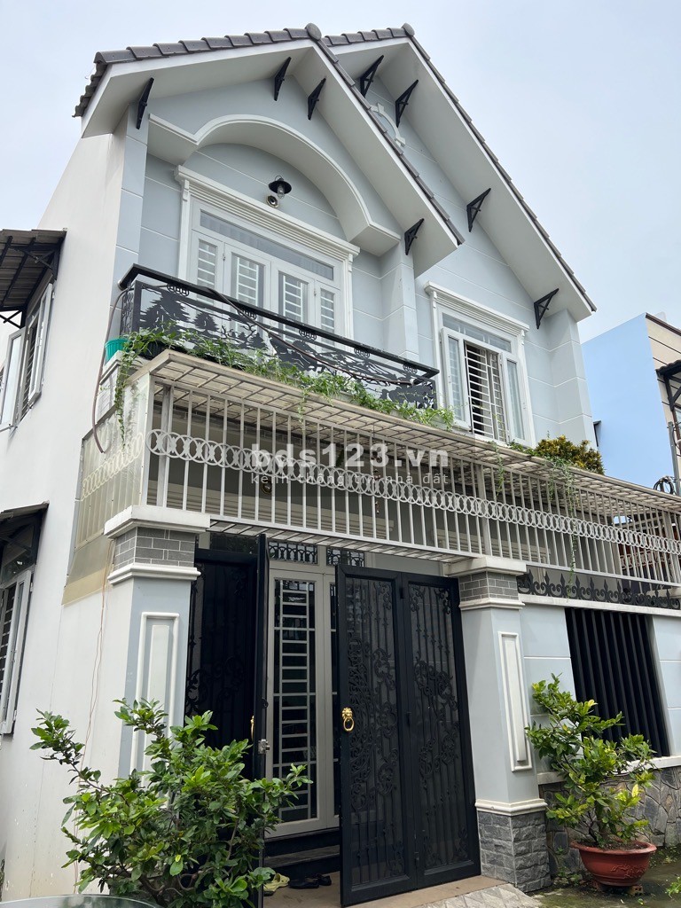 Bán Biệt Thự Mini, 104m2 - Ngang 7.5, Đường 6M, Lê Văn Thịnh, Q2. Giá 7 Tỷ X
