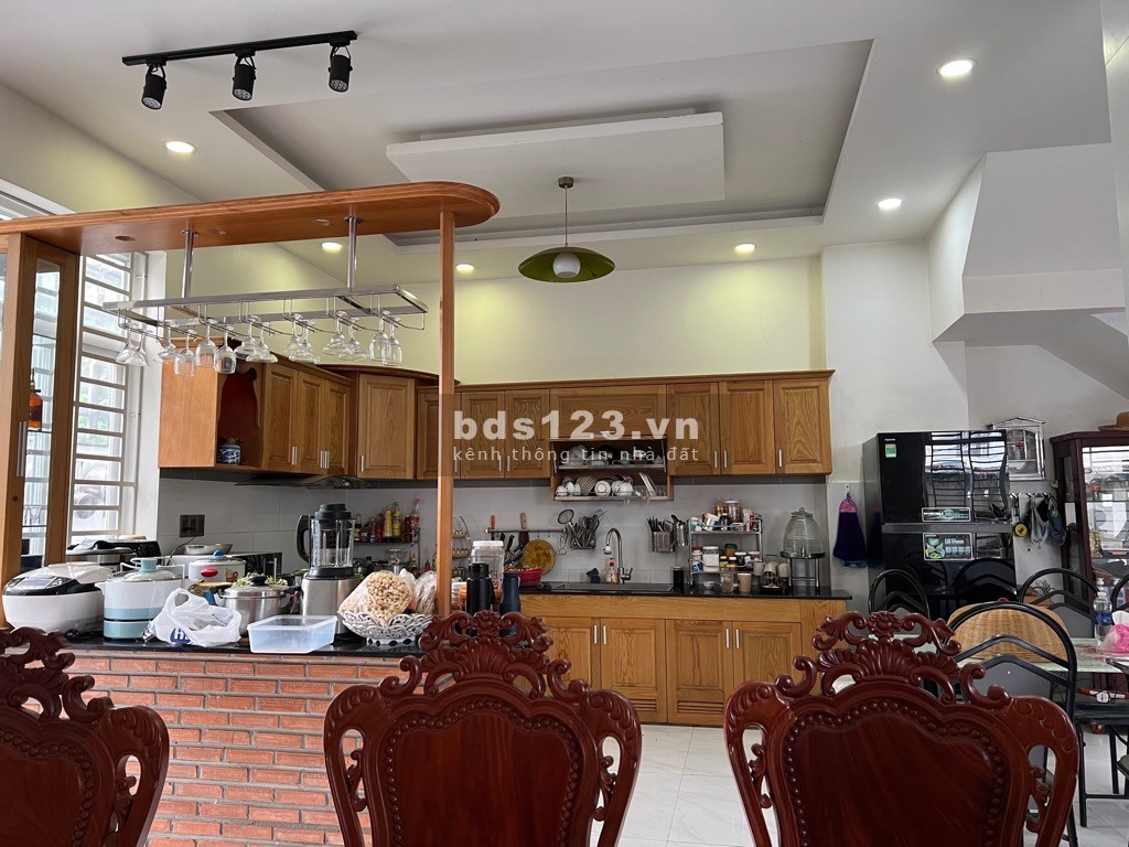 Bán Biệt Thự Mini, 104m2 - Ngang 7.5, Đường 6M, Lê Văn Thịnh, Q2. Giá 7 Tỷ X