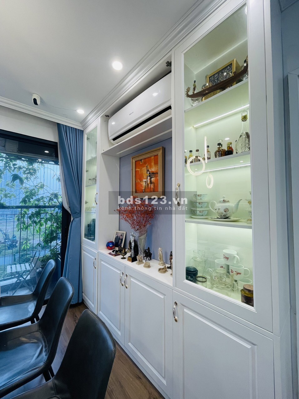 Bán căn hộ 3 PN đầy đủ nội thất 5,15 tỷ bao thuế phí sang tên