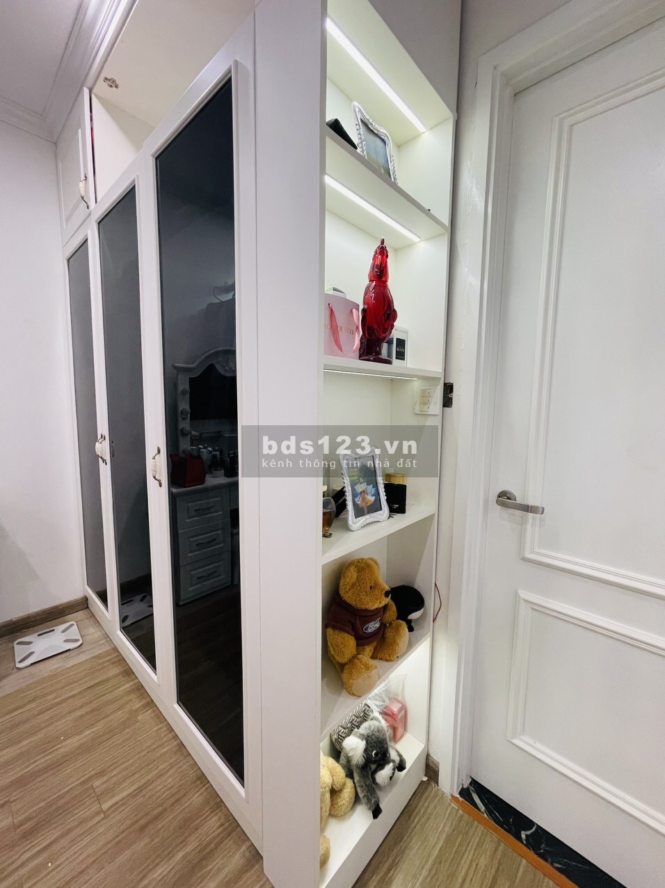 Bán căn hộ 3 PN đầy đủ nội thất 5,15 tỷ bao thuế phí sang tên