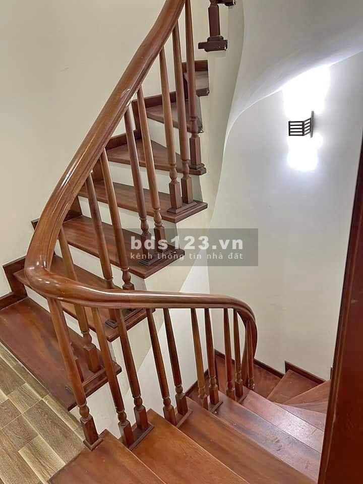 CẦN BÁN GẤP NHÀ DỐC TAM ĐA 43M2, X5 TẦNG GIÁ CHỈ HƠN 8 TỶ NGÕ CÁCH PHỐ 50M