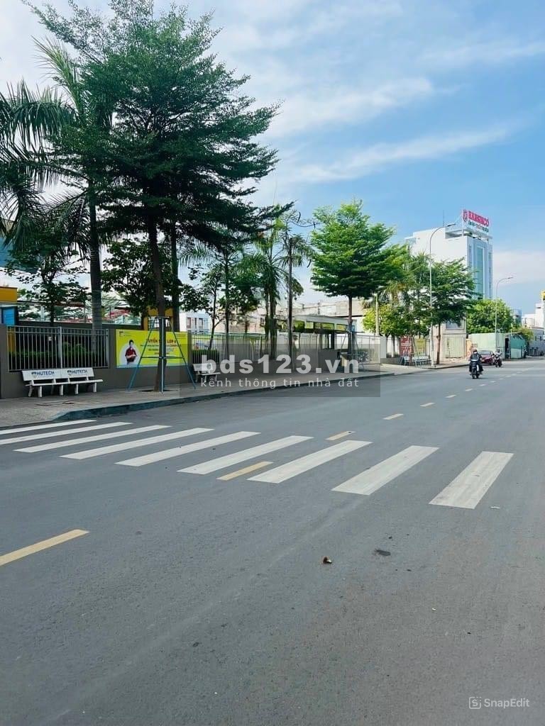 Con đi du học cần bán gấp lô 180m2 giá 3,6 tỷ ngay MT QL51 - Gần sân bay - SHR