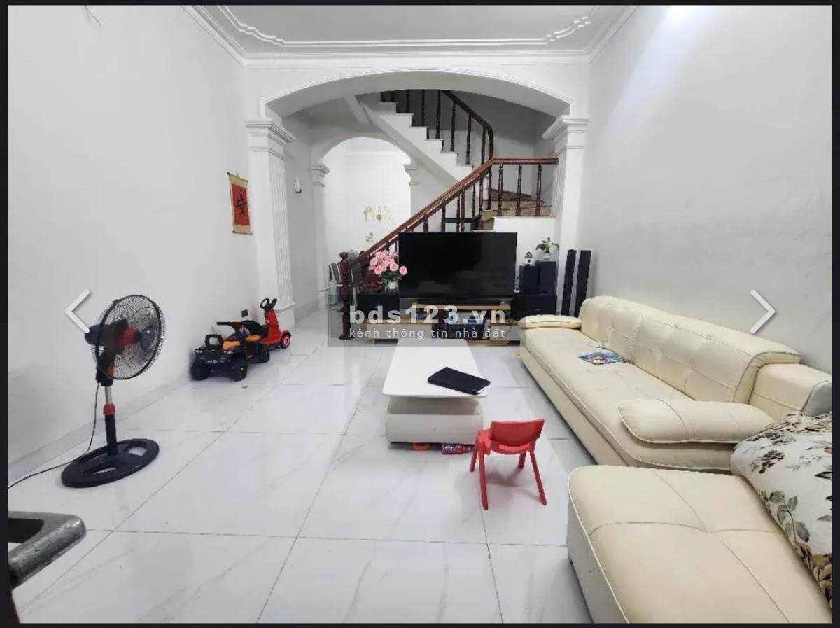 NGÕ Ô TÔ BÁN NHÀ TRẦN THÁI TÔNG – CẦU GIẤY – LÔ GÓC – 40M2 – MT4.05 – 5.6 TỶ