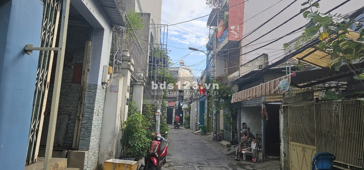 Bán nhà đẹp 3 tầng, gần Huỳnh Tấn Phát, 56m2, dân trí cao, nhỉnh 6 tỷ.