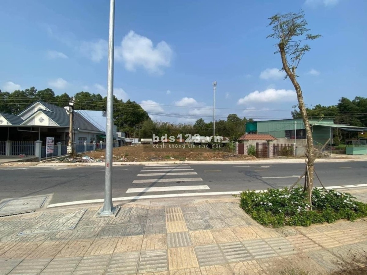 Thanh lý lô đất 126m2 giá 2,3 tỷ nằm ngay khu dân cư mới Long Đức gần KCN công nghệ cao