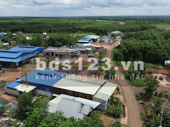 Cần bán gấp lô đất mặt tiền giá 250tr, diện tích ngang 5 dài 38,63 có 100m2 thổ cư