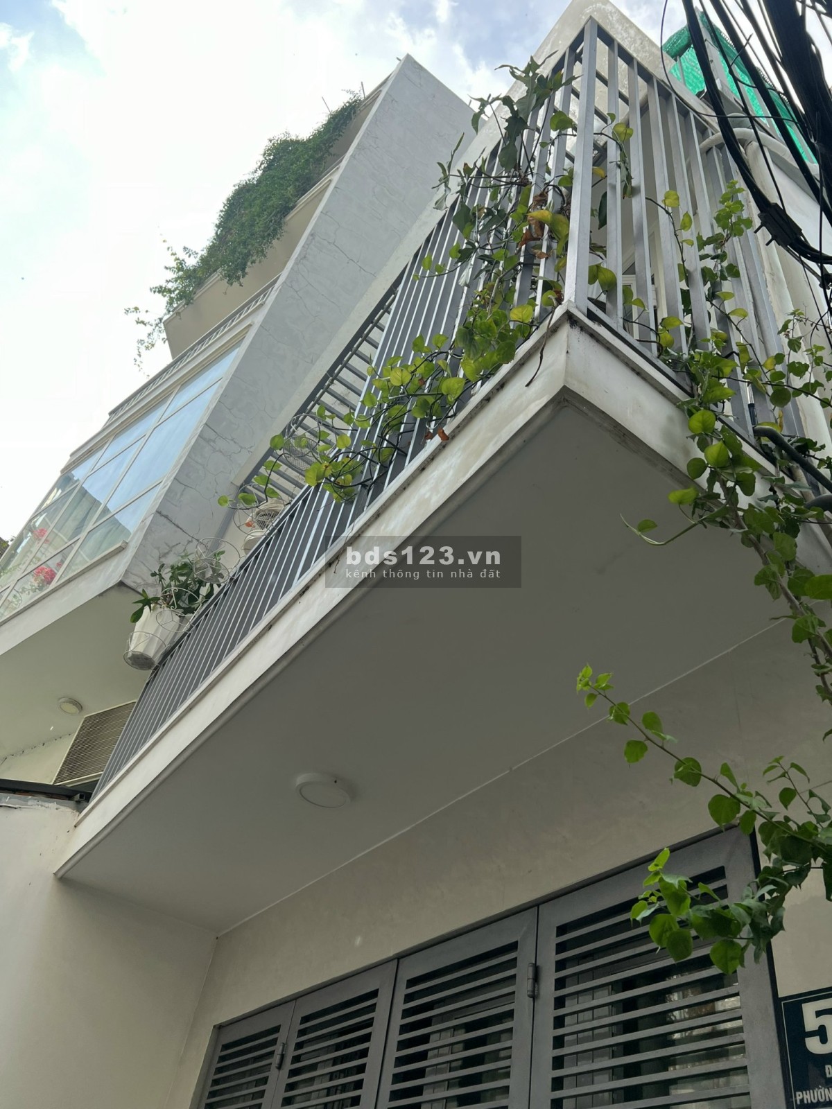 Bán nhà đẹp 2 tầng gần Huỳnh Tấn Phát, hẻm ba gác, 52m2, giá tốt chỉ hơn 5 tỷ.