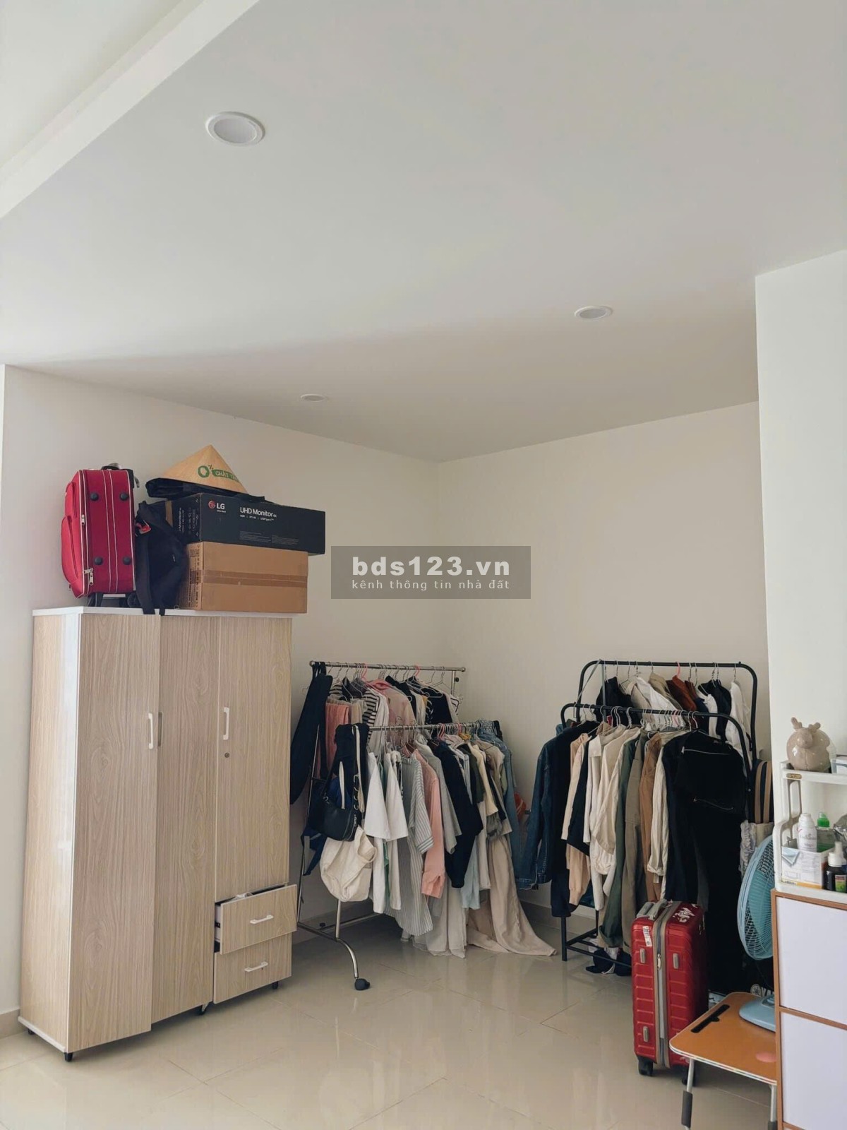 Cho thuê Căn hộ Chung cư Sky Center - Quận Tân Bình 2pn, 2wc Nội thất như hình