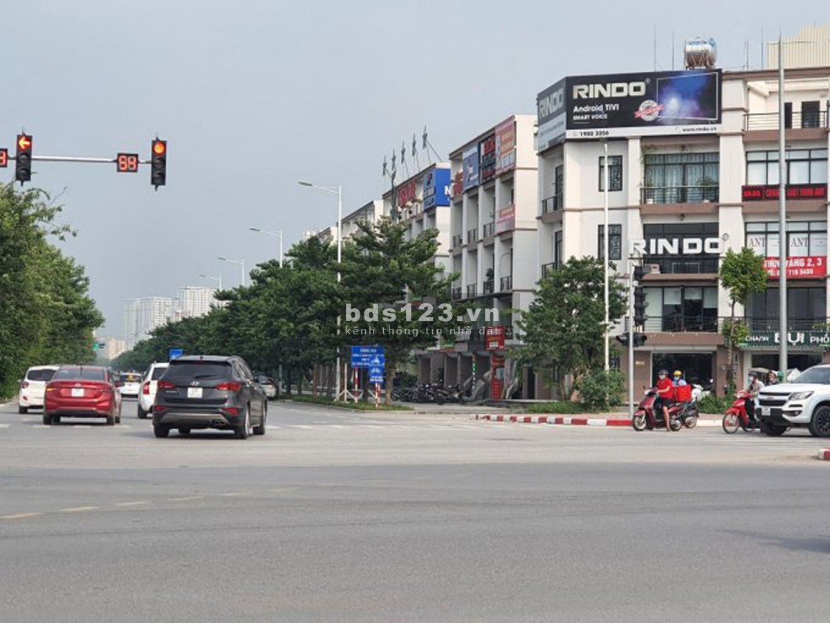 Cho thuê nhà đẹp nhất mặt phố Trịnh Văn Bô 100m2 x 5T thông sàn, nhà 2 mặt trước và sau rộng rãi