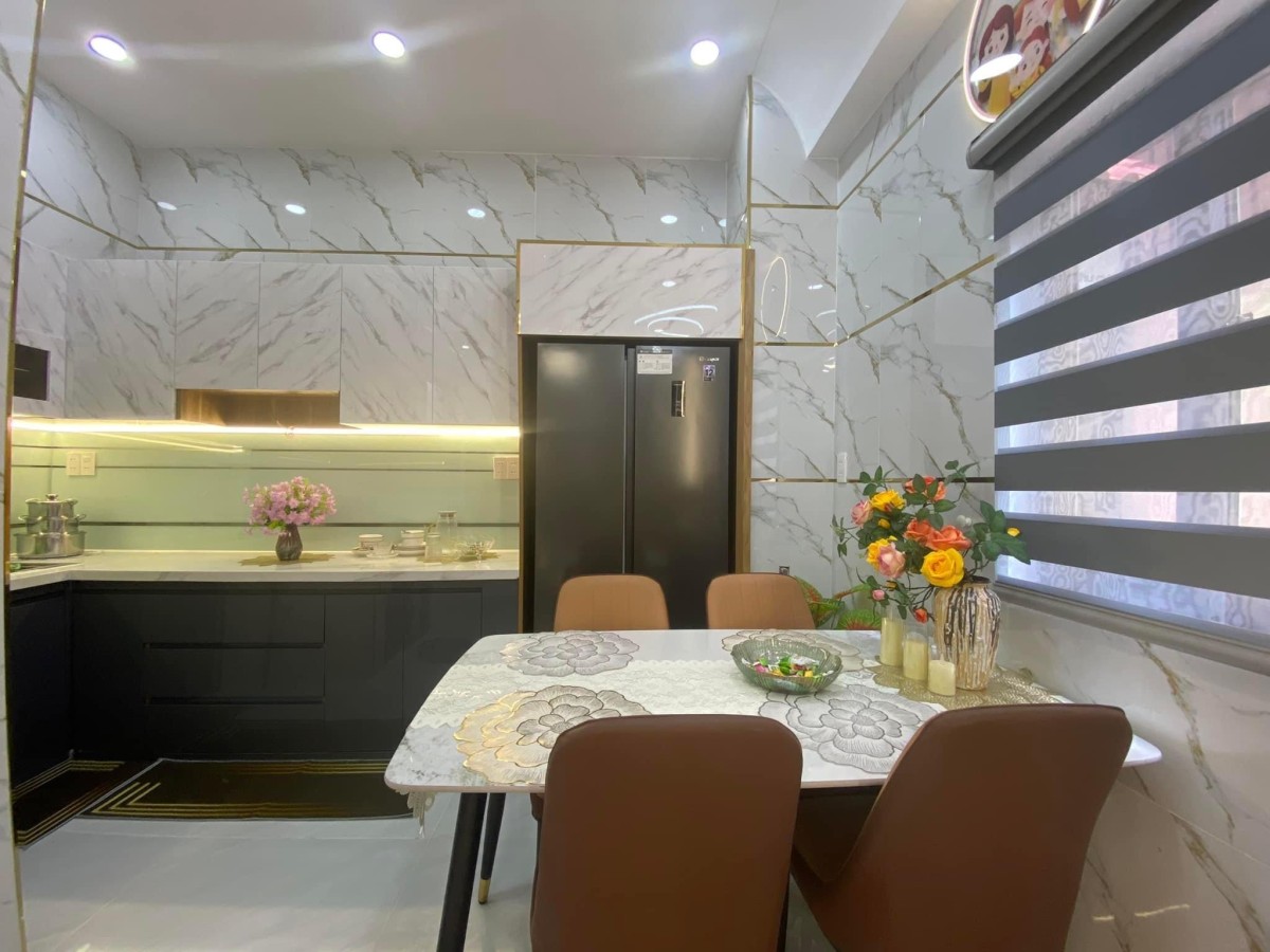 Bán nhà hẻm 958 Lạc Long Quân, phường 8 Tân Bình; 4 x 12; HXH 6m