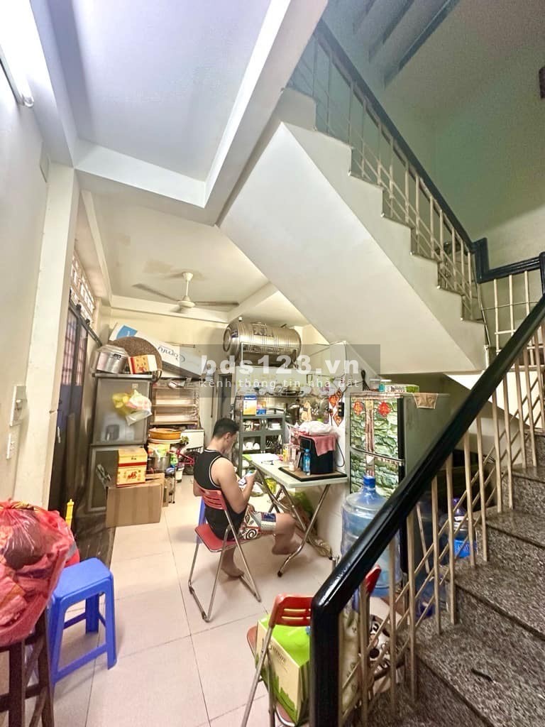 HXH Ngay trung tâm 37m2 4 tầng, Phường 15 Quận 10, GIÁ 7 tỷ hơn