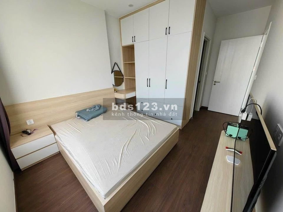 Cho thuê chung cư Saigon Royal, Bến Vân Đồn, Q4: 80m2, 2p ngủ, 2wc, Nt, 23tr