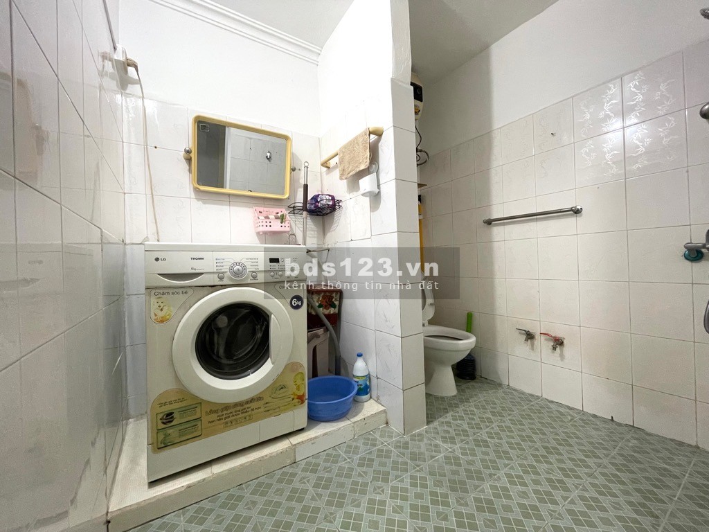 CẦN BÁN NHÀ TẬP THỂ - NHÀ VỊ TRÍ ĐẸP - TRUNG TÂM CẦU GIẤY - AN SINH ĐỈNH TẦNG THẤP - TIỆN ÍCH ĐẦY ĐỦ