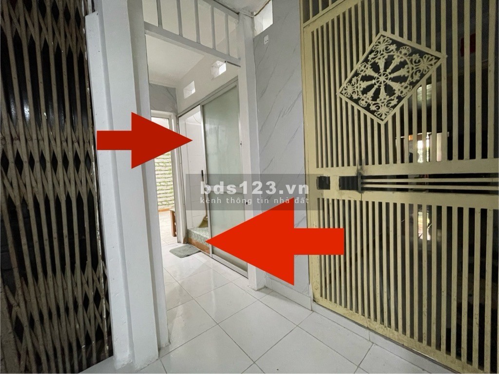 CẦN BÁN NHÀ TẬP THỂ - NHÀ VỊ TRÍ ĐẸP - TRUNG TÂM CẦU GIẤY - AN SINH ĐỈNH TẦNG THẤP - TIỆN ÍCH ĐẦY ĐỦ