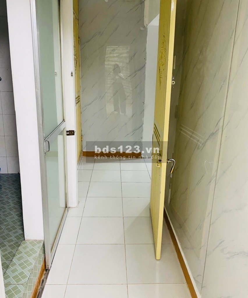 CẦN BÁN NHÀ TẬP THỂ - NHÀ VỊ TRÍ ĐẸP - TRUNG TÂM CẦU GIẤY - AN SINH ĐỈNH TẦNG THẤP - TIỆN ÍCH ĐẦY ĐỦ