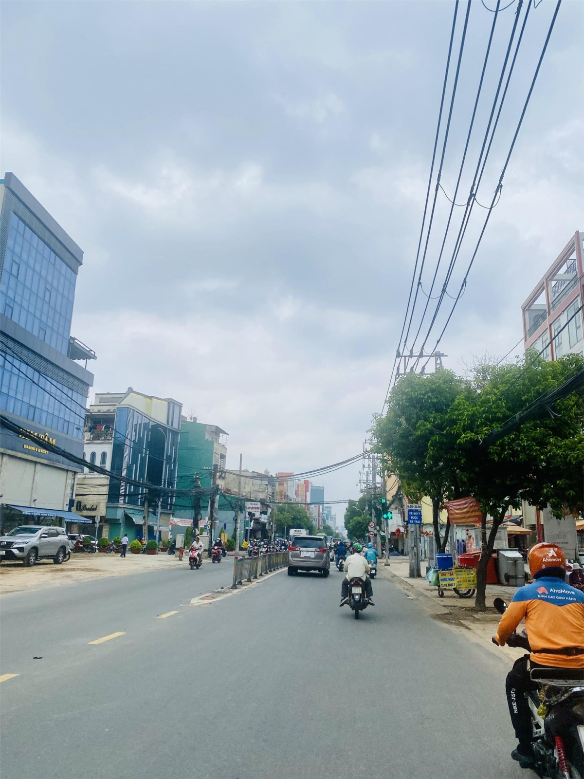 Bán nhà mặt tiền Cách Mạng Tháng Tám, quận Tân Bình (3,7 x 15)