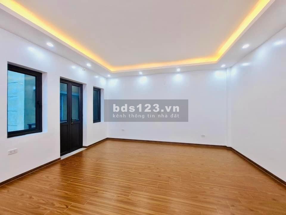 BÁN NHÀ PHỐ PHẠM TUẤN TÀI, ngõ oto 42m2, 5 tầng, 7.2tỷ