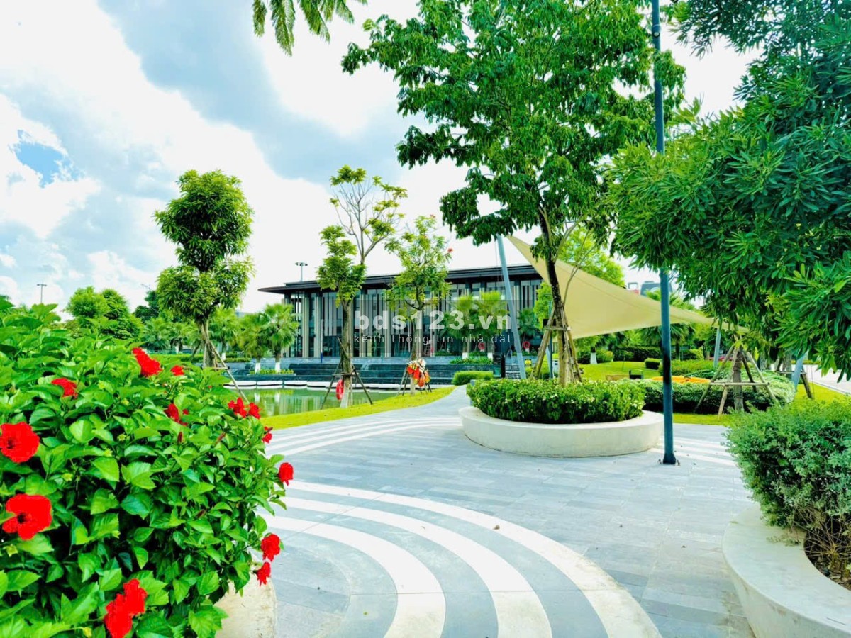 Bán liền kề mặt đường 30m tại An Lạc Green Symphony, giá hấp dẫn chỉ 2x tỷ