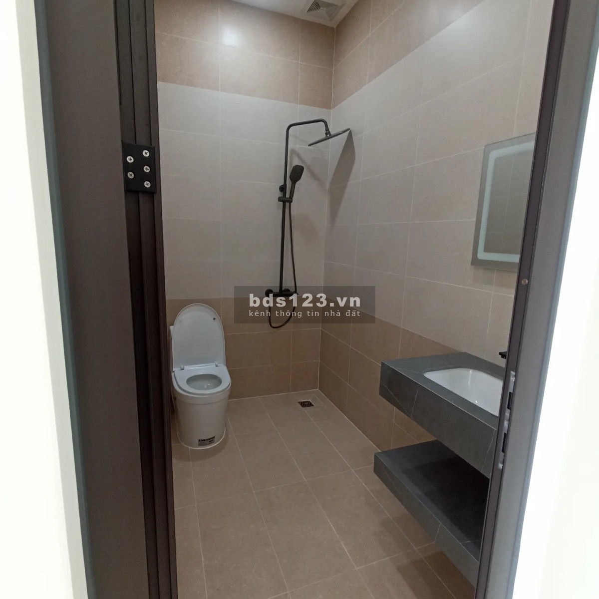 Bán nhà chính chủ sổ hồng riêng, Dt 4,5x17, thiết kế trệt hai lầu