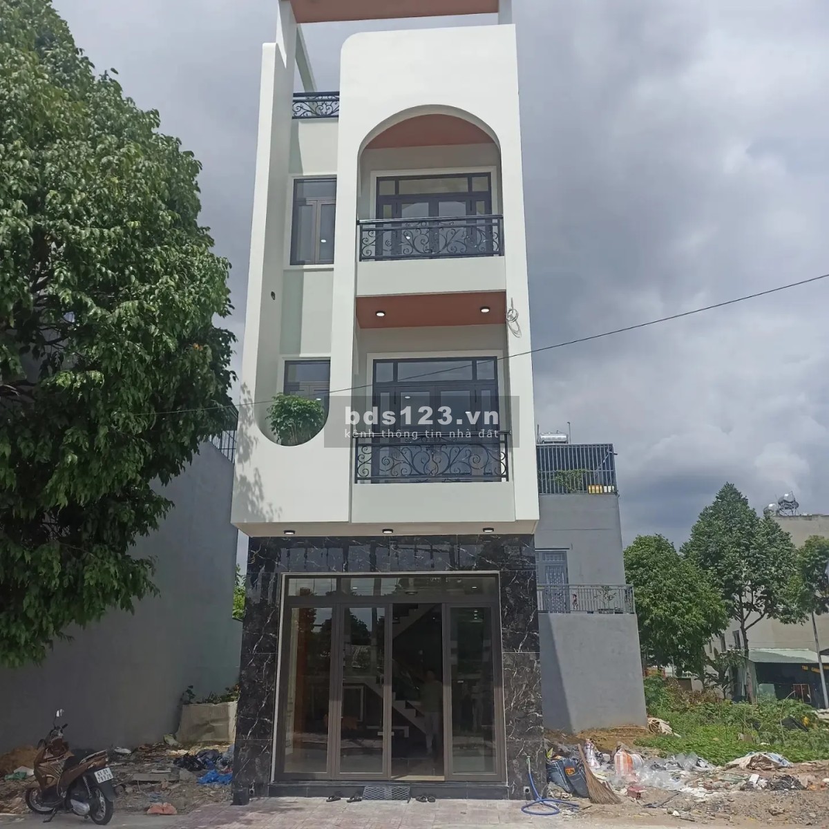 Bán nhà chính chủ sổ hồng riêng, Dt 4,5x17, thiết kế trệt hai lầu