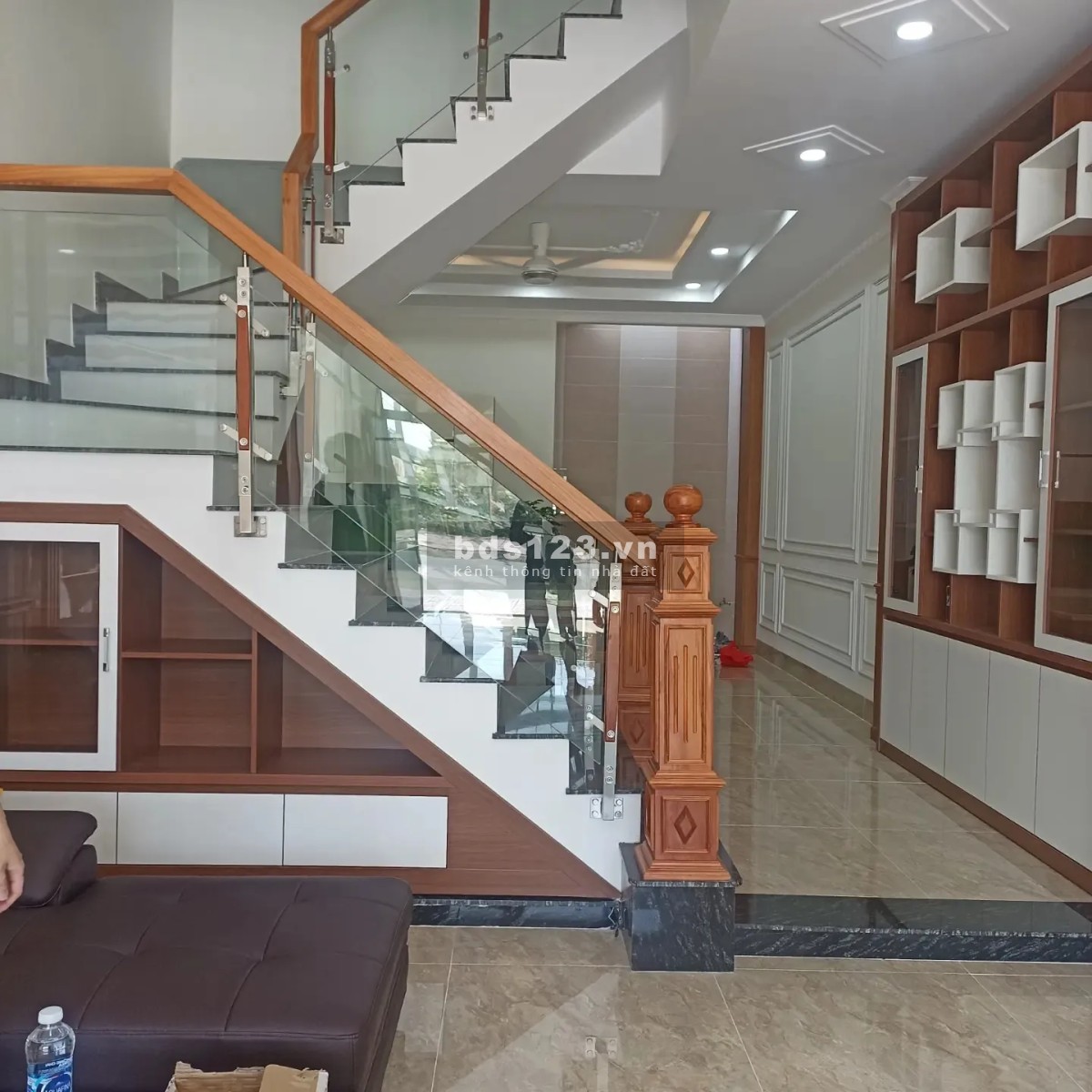 Bán nhà chính chủ sổ hồng riêng, Dt 4,5x17, thiết kế trệt hai lầu