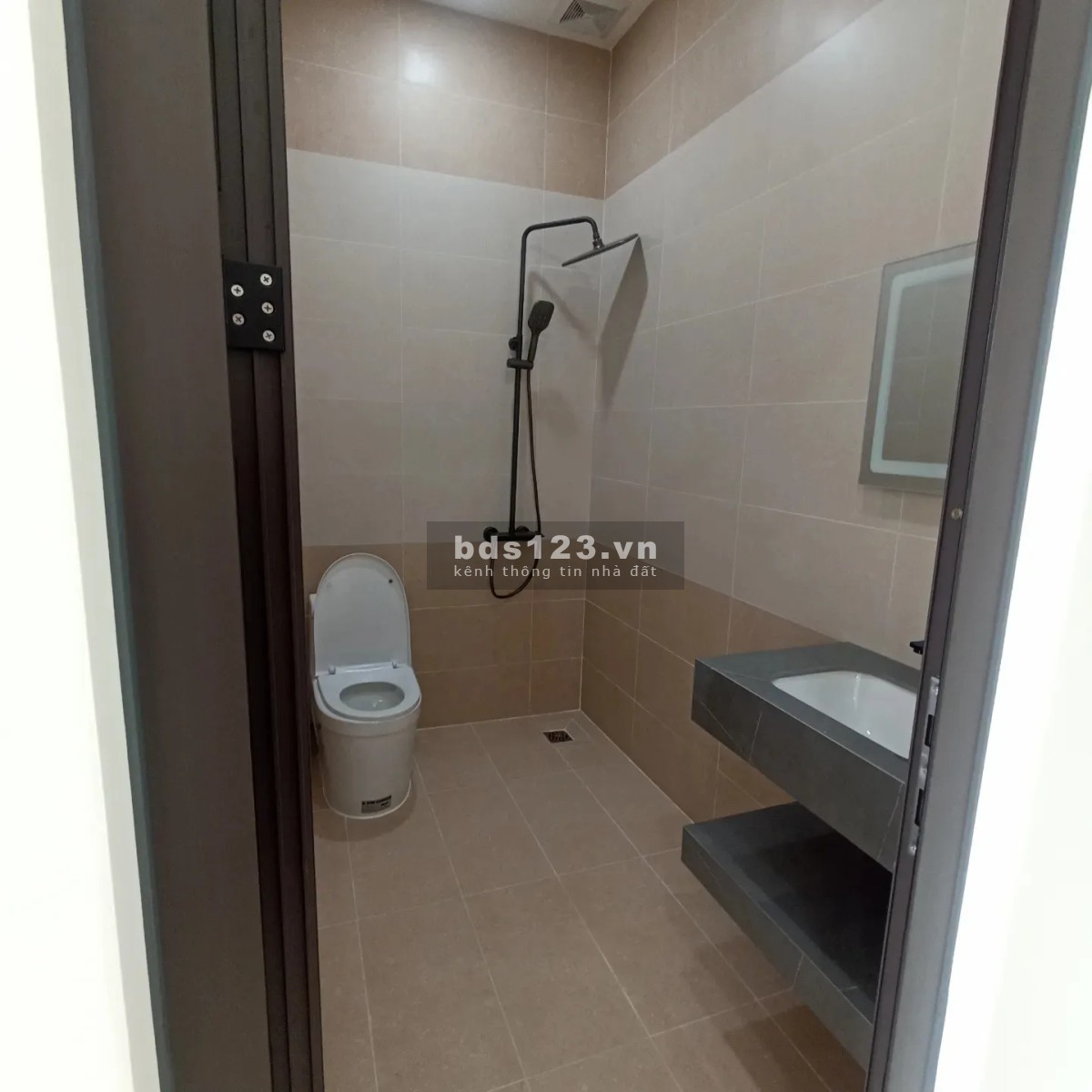 Bán nhà chính chủ sổ hồng riêng, Dt 4,5x17, thiết kế trệt hai lầu