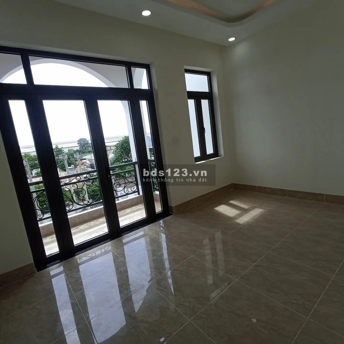 Bán nhà chính chủ sổ hồng riêng, Dt 4,5x17, thiết kế trệt hai lầu