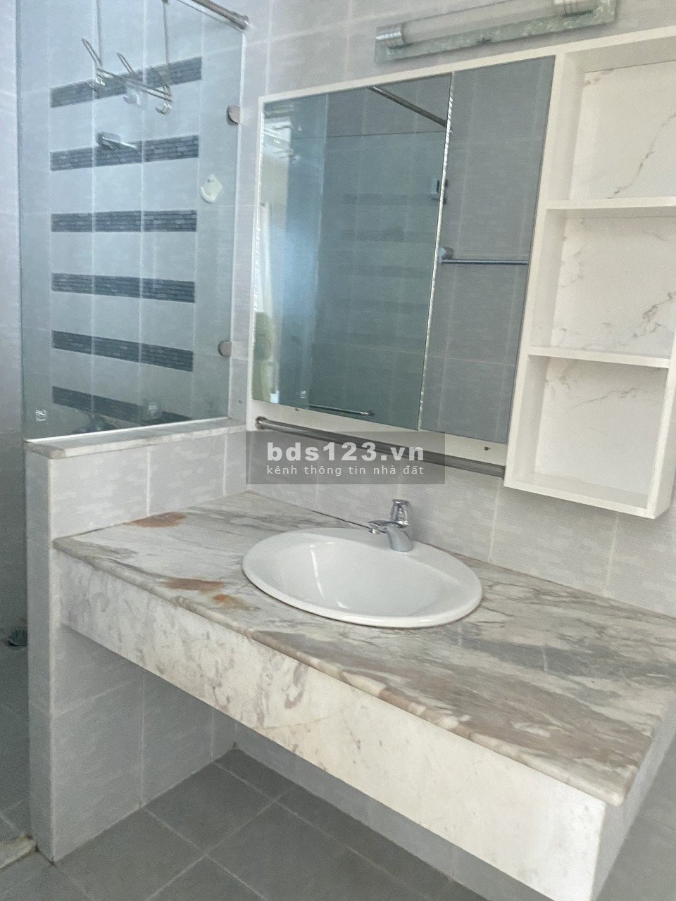 Cao ốc Phú NHuận, P9, Phú Nhuận: 105m2, 2p ngủ, 2wc, NT, 4,9 tỷ, SHR